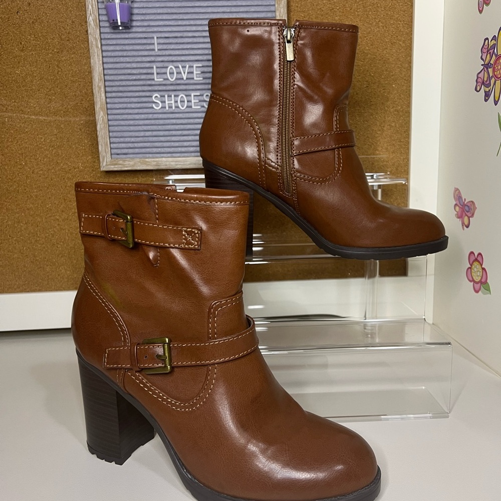 Chaps “Dena” ankle boots size 11B